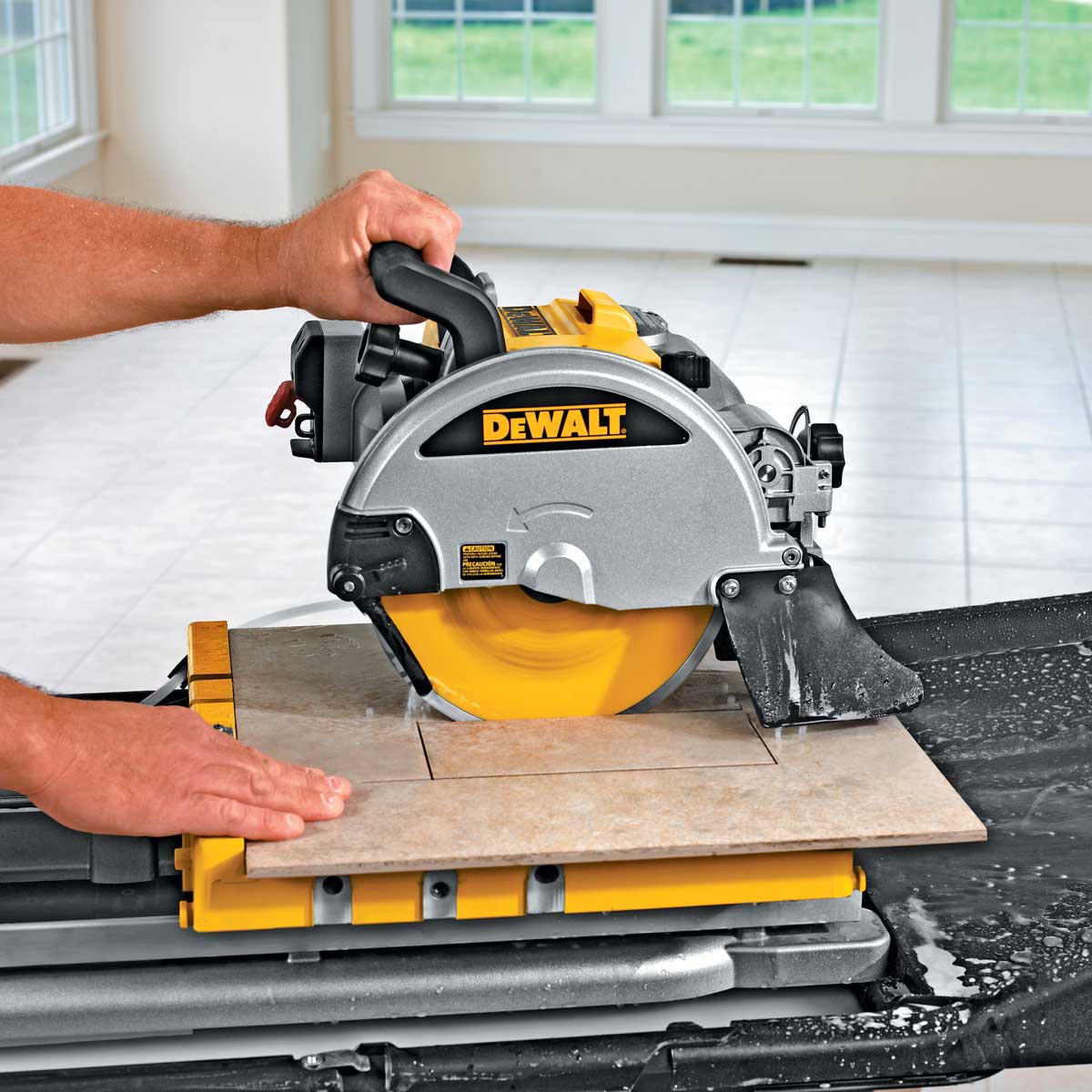 Dewalt D24000S Wet Tile Saw Package