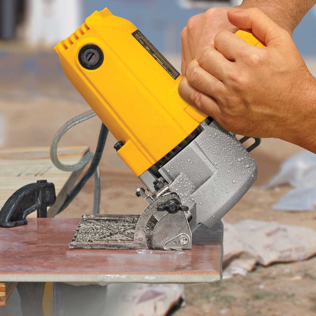 Dewalt Heavy Duty 4 3 8 Wet Dry Tile Saw