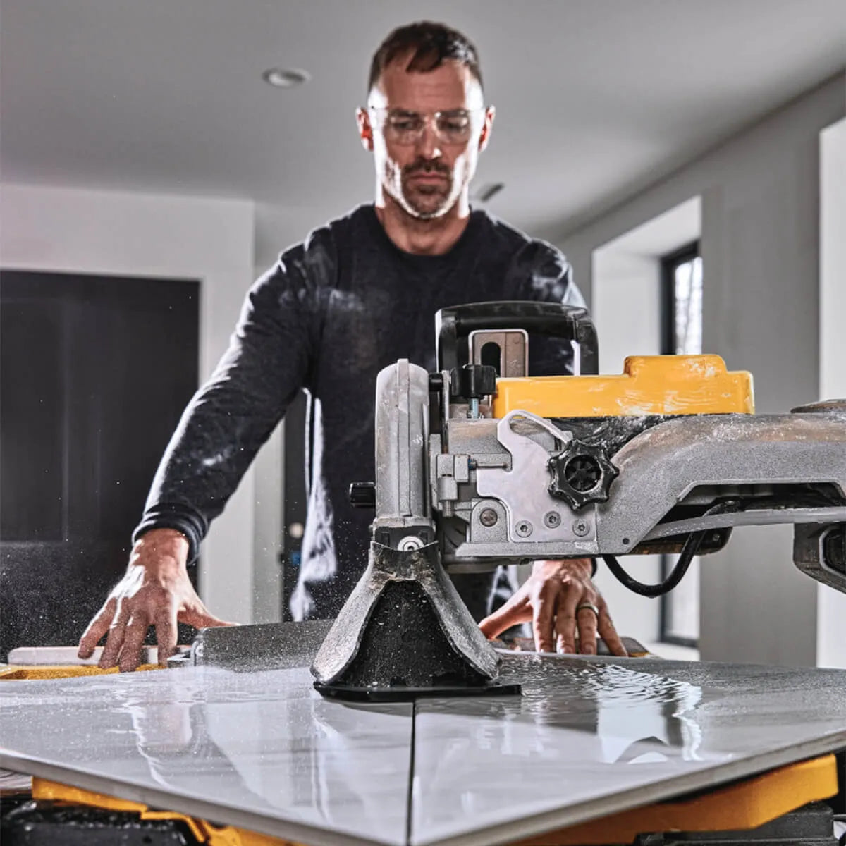 D36000S Dewalt 36" Tile Saw and Stand Gulf Coast Flooring Distributor LLC