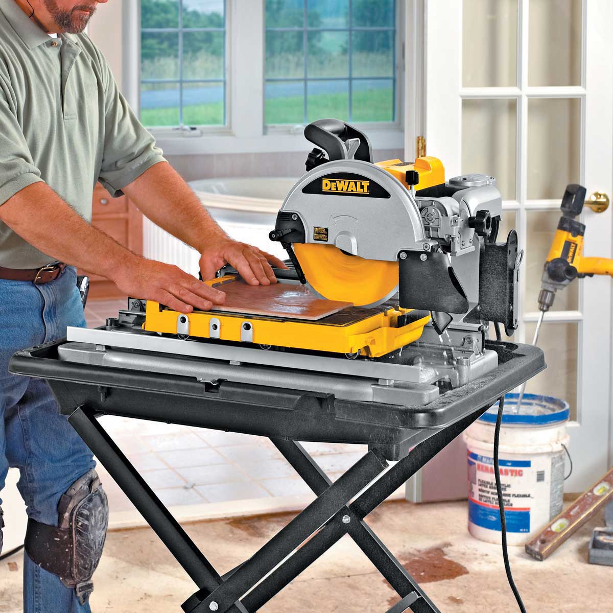 D24000S Dewalt Tile Saw & Stand